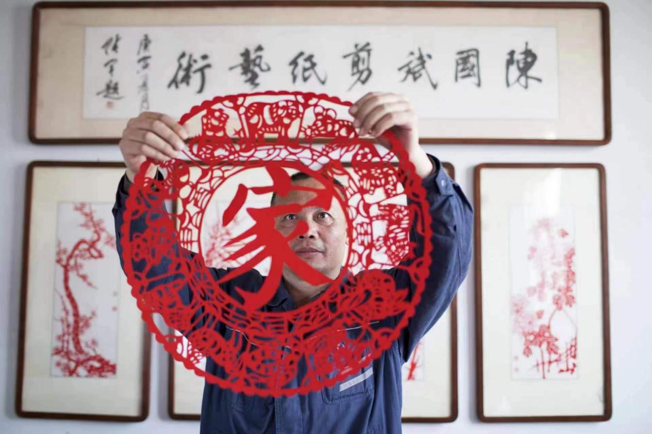 陳國斌剪紙藝術(shù)?；幢钡V業(yè)臨選廠供圖
