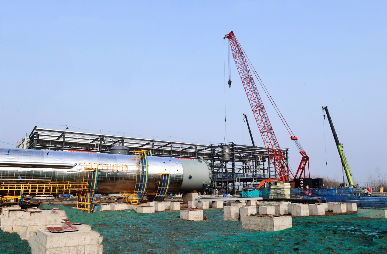 淮北礦業(yè)集團(tuán)華塑股份:三氯氫硅項(xiàng)目投料試車暨電子新材料項(xiàng)目現(xiàn)場(chǎng)。陳春秋攝